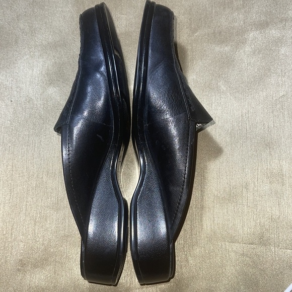 Liz Claiborne Flex “Trisket” Leather Mules Slide, Slip On Flat Shoes Size 6.5 - Picture 5 of 8